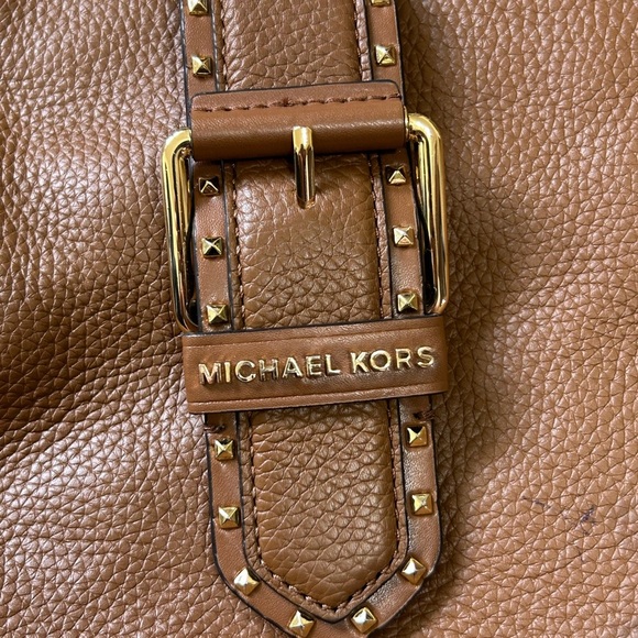 Michael Kors Lillian Medium
Shoulder - Picture 3 of 15